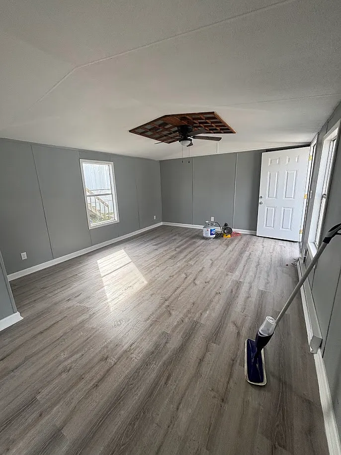 3 bed, 1100 sqft, $825 — Photo 2