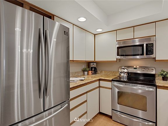 2nd image of 10172 NE 135th Lane
