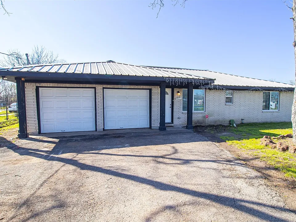627 West Dr
