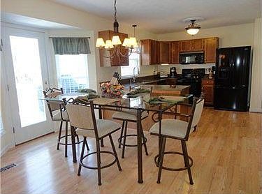 4th image of 331 Valerie Dr