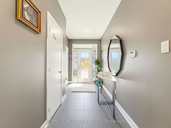 3rd image of 854 Solarium Ave