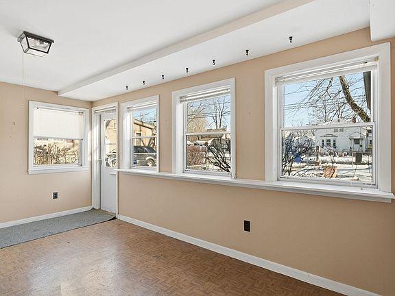 2nd image of 138 Warrenton St