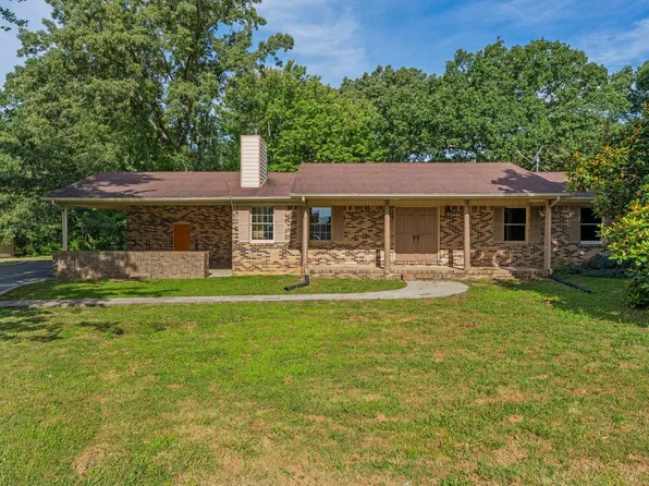754 Kourtwood Ln, Tullahoma, TN 37388