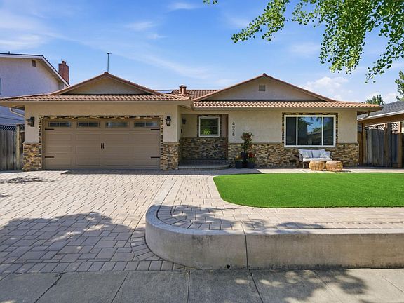 3rd image of 4036 Lemoyne Way