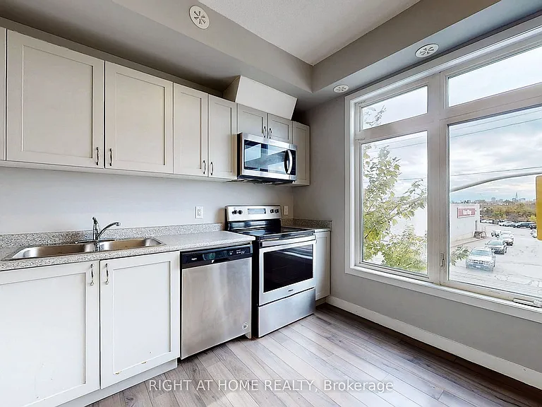 630 Rogers Rd #14 — Photo 13