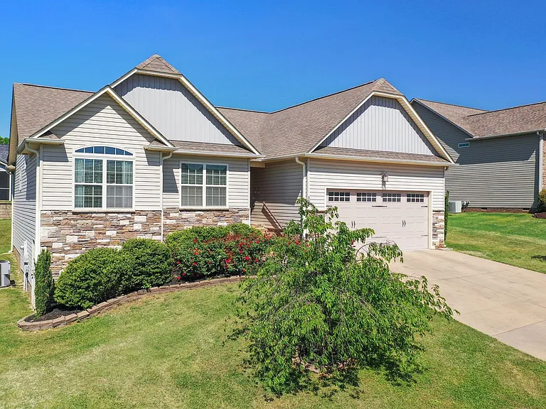 526 Cornucopia Ln — Photo 3