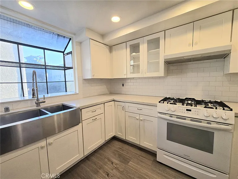 18445 Hatteras St #603 — Photo 13