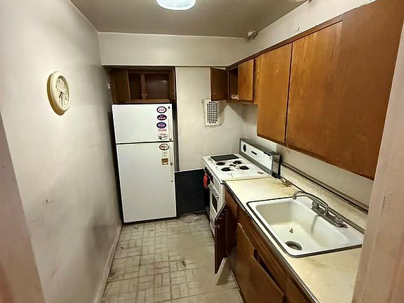 4th image of 4242 Colden Street #C15