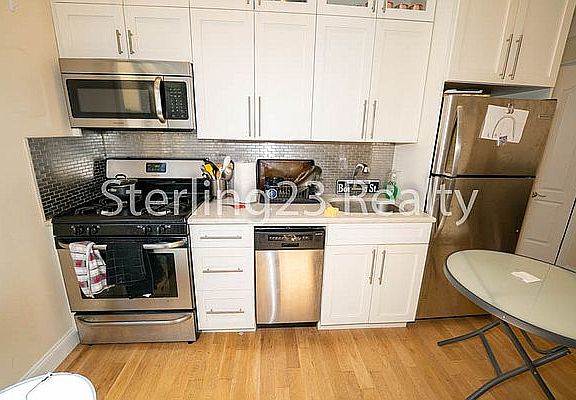2nd image of 2353 28th St #2F