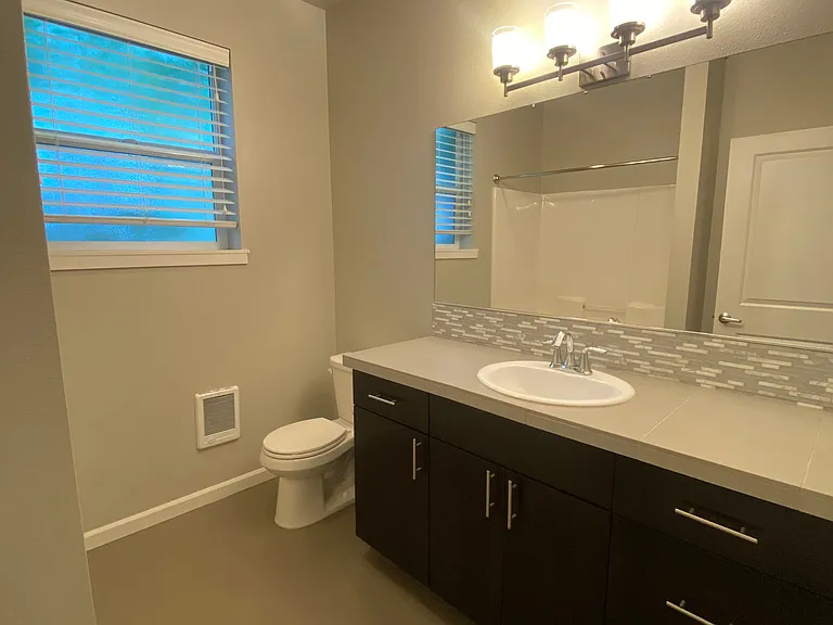 6906 N Greenwich Ave #19 — Photo 7