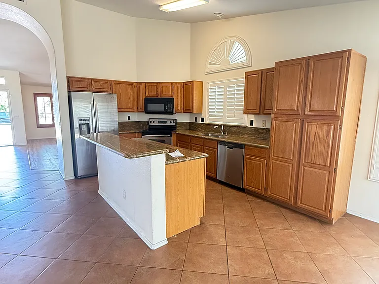 844 N Granite St — Photo 5