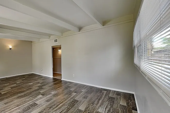 3 bed, 1.0 bath, 1556 sqft, $1,995 — Photo 4