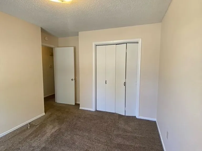 1437 N Wabash Ave — Photo 11