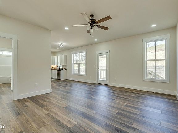 3rd image of 157 Lorena Ln