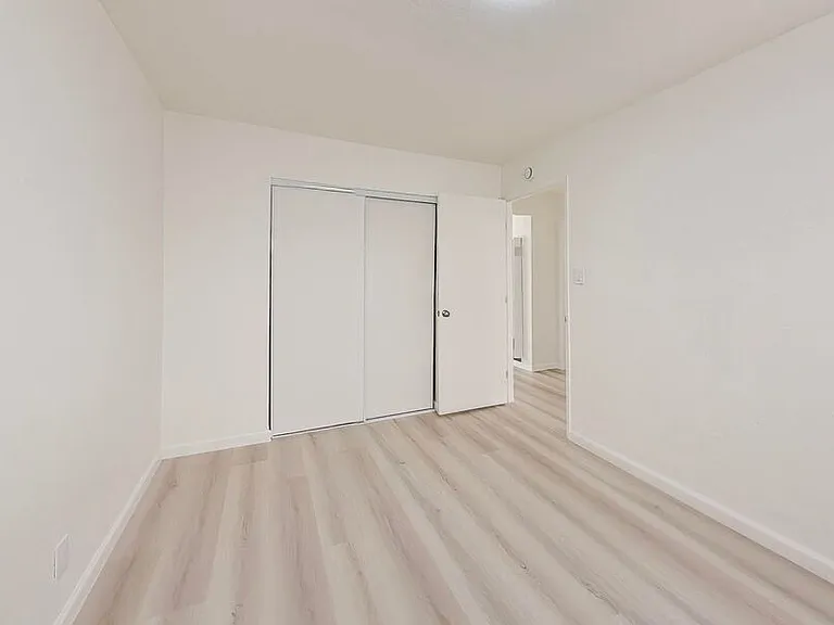 430 Vernon St #10 — Photo 8