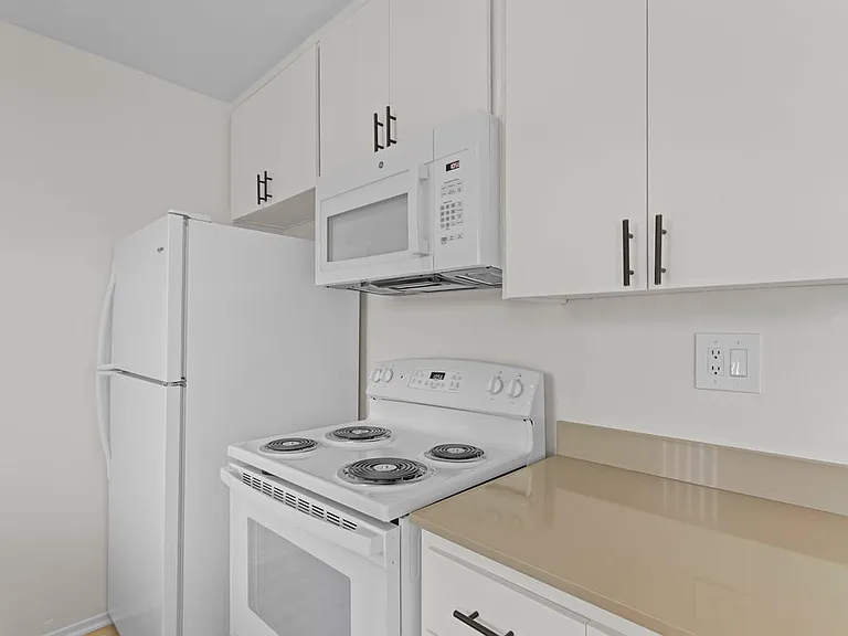 Tuscany Apartments — Photo 33