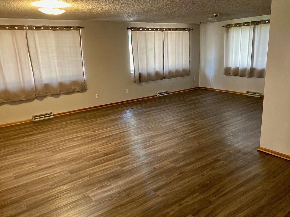 2nd image of 1118 E 57th St