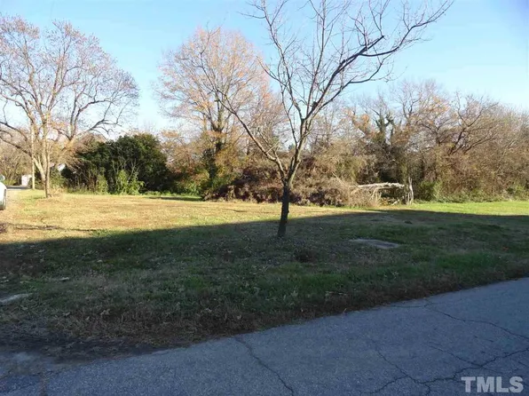 901 Harriett St, Henderson, NC 27536