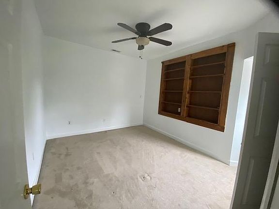 3rd image of 1139 E Leicester Ave #B