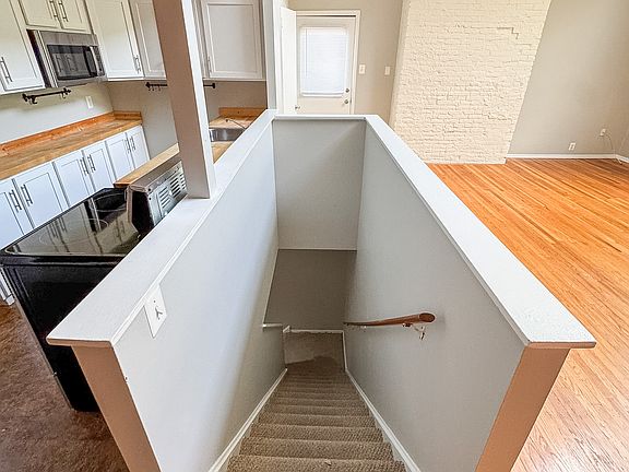 4th image of 1010-12 Clinton St #3M