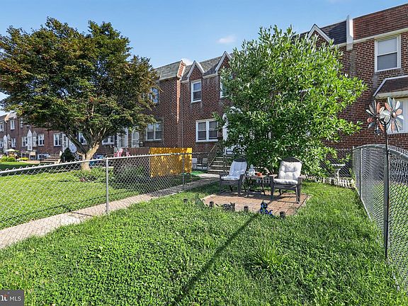 4th image of 3018 Fairfield St