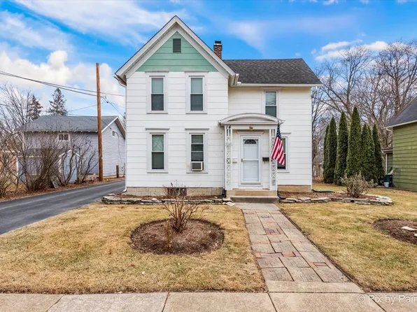 14 S Jackson St, Batavia, IL 60510