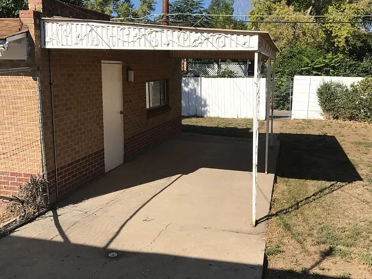 1641 Akron St #HOUSE — Photo 2