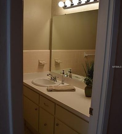 5th image of 413 Westchester Dr