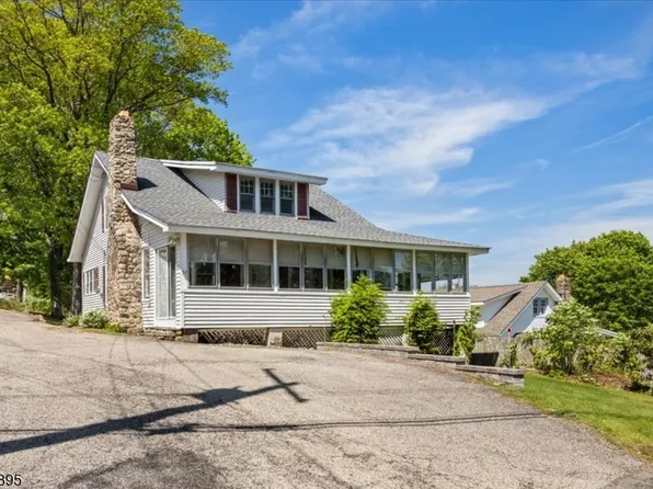 32 Outlook Ave, Mount Olive Twp., NJ 07828