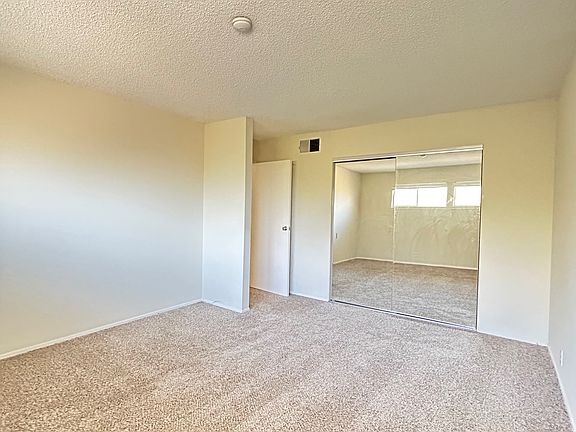 5th image of 1705 Carmel Dr APT 304