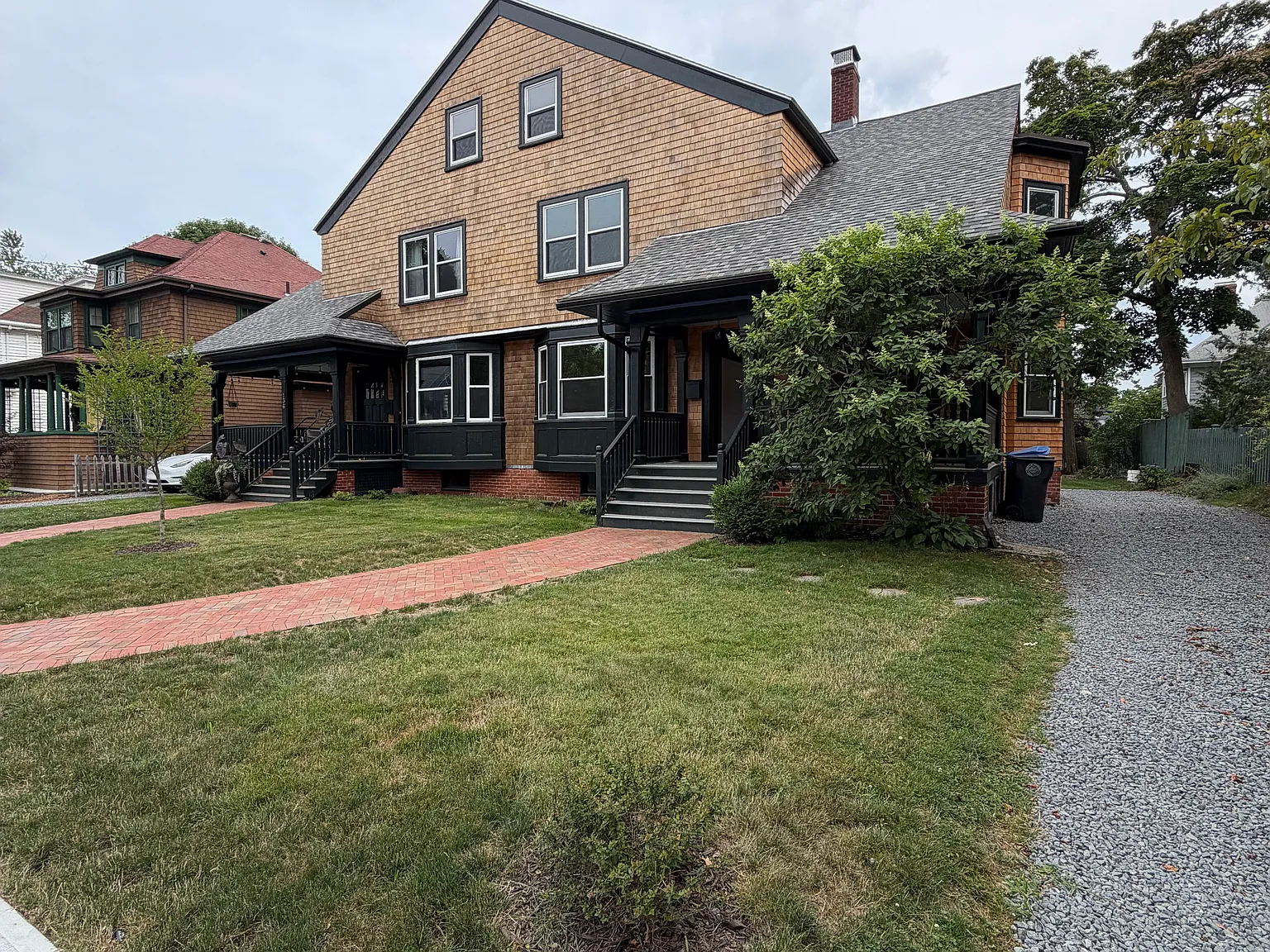 4 bed, 2200 sqft, $3,600 — Photo 2