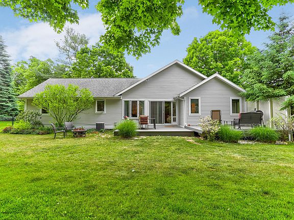2nd image of 15367 Hofma Dr