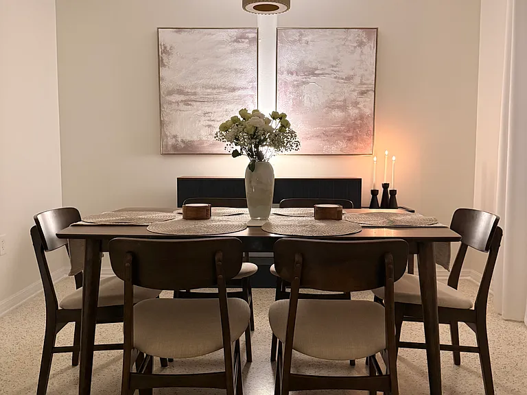 Dining room.