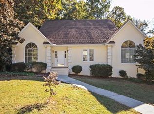 6814 Creekwood Dr, Douglasville, GA 30135
