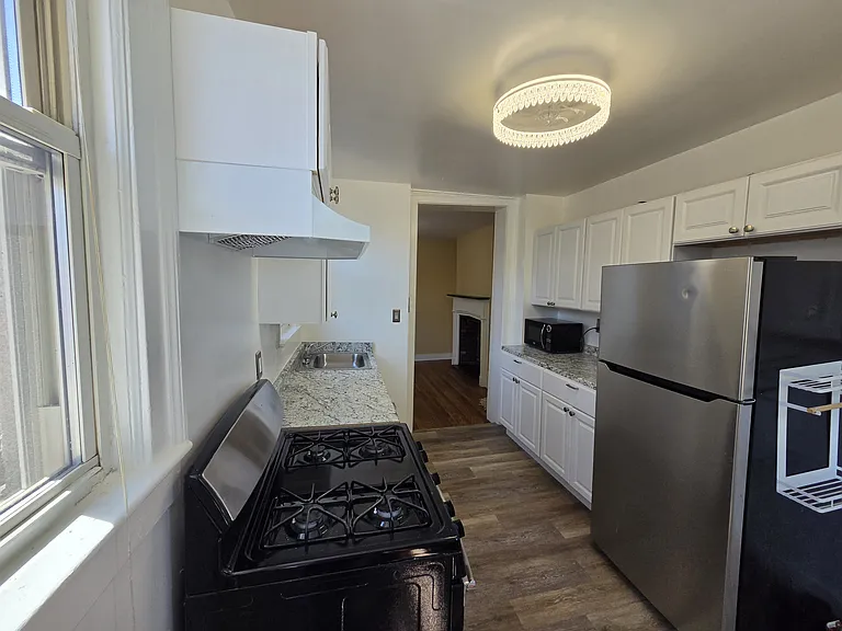 23 Main St #2 — Photo 4