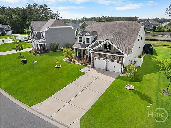 3rd image of 92 Wexford Drive