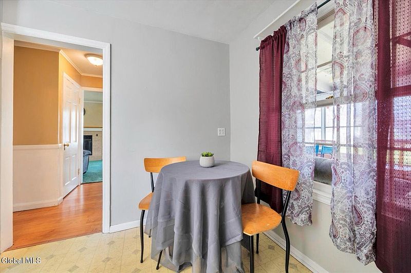 5th image of 1423 Belmont Avenue