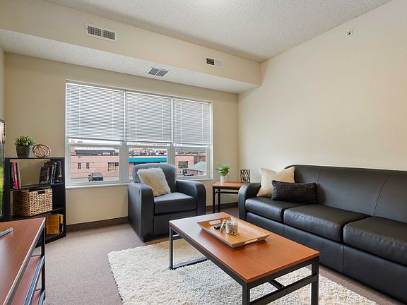 3rd image of 305 5th Ave S #4