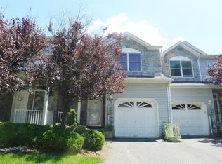 370 Summerhill Dr, Morris Plains, NJ 07950