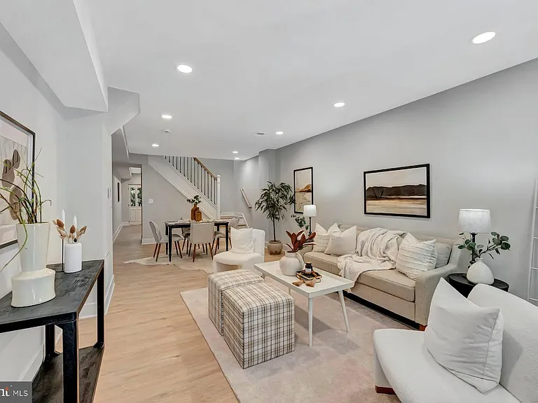 3152 Remington Ave — Photo 2