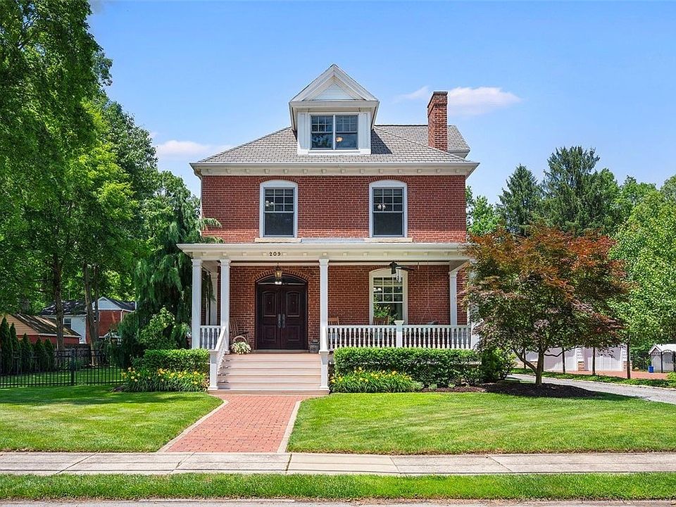 1st image of 209 Chestnut Rd