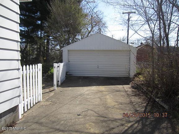 3rd image of 64 28th St N