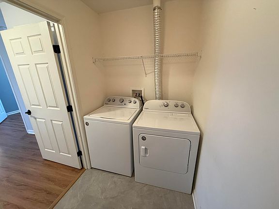 5th image of 1068 Larkspur Ct #1068