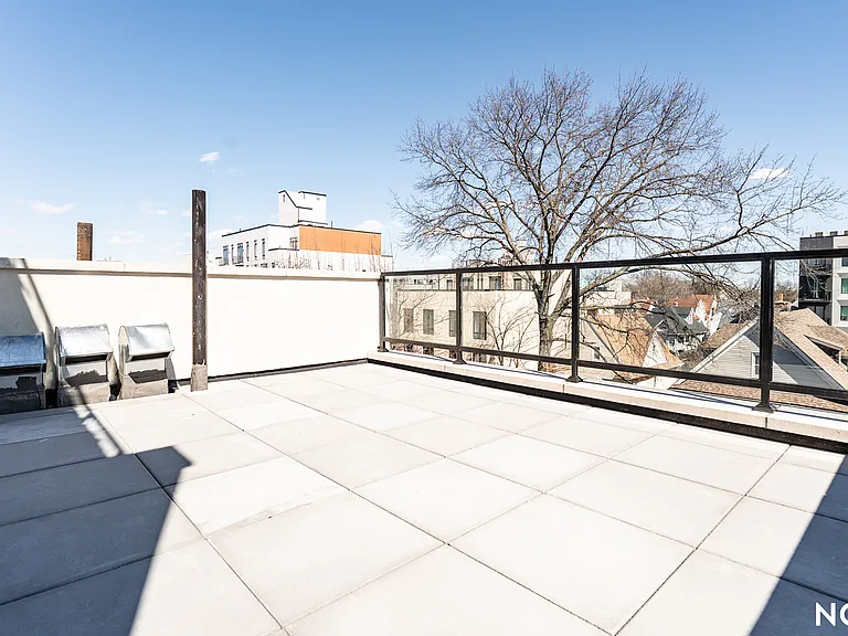 675 E 32nd St #26 — Photo 22