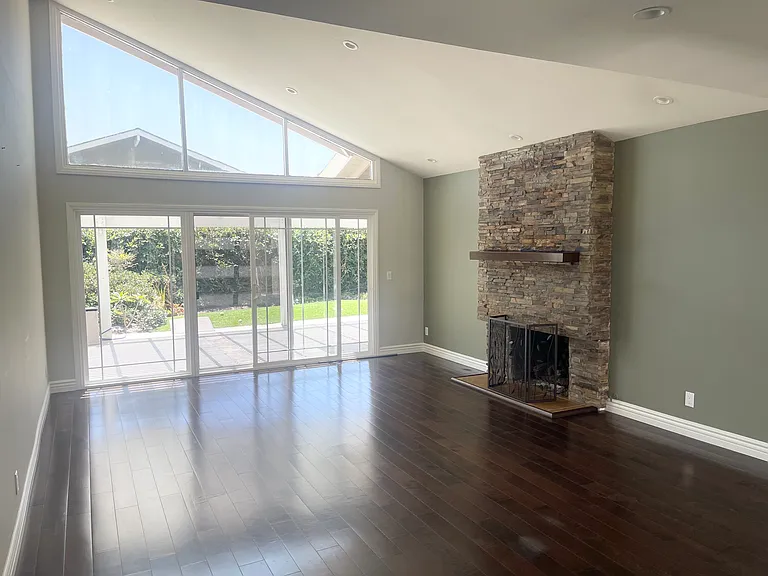 8392 Snowbird Dr — Photo 3