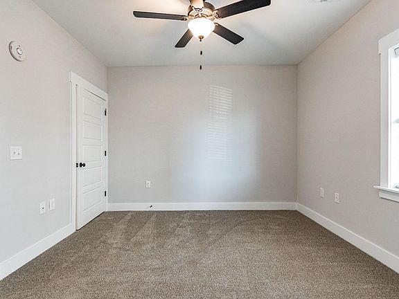 4th image of 807 N Oneil St #102