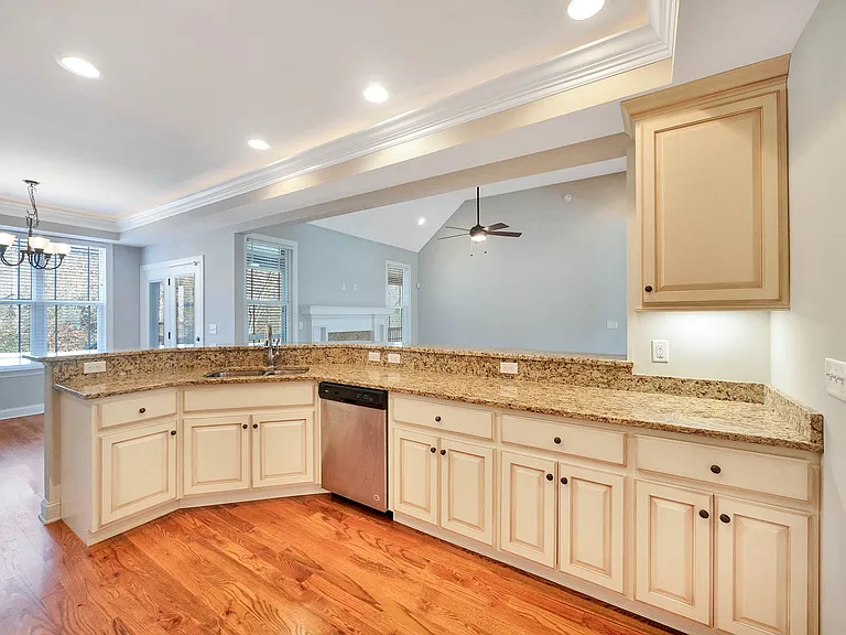 8052 Burgundy Cir — Photo 17