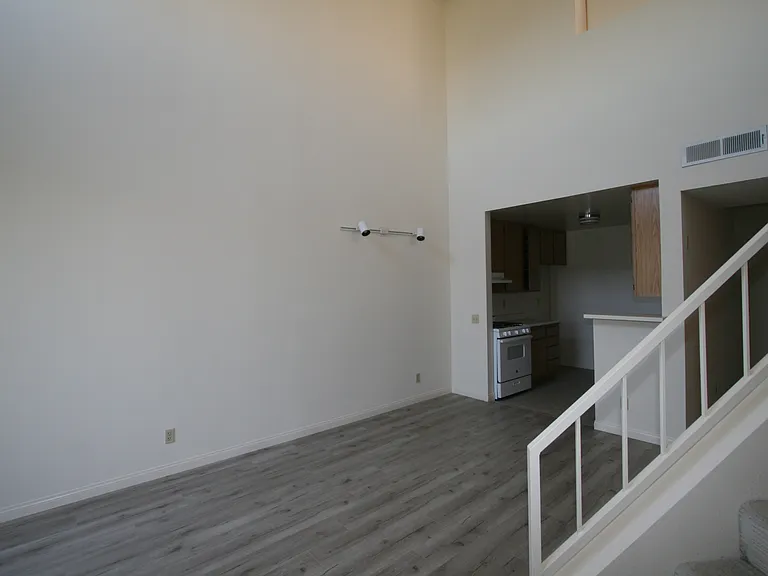 3637 Clarington Ave #213 — Photo 101