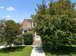 1207 E 4th St, Vinton, IA 52349