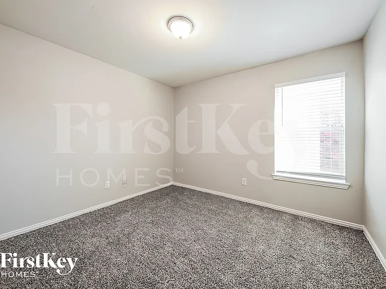 502 Dover Park Trl — Photo 12